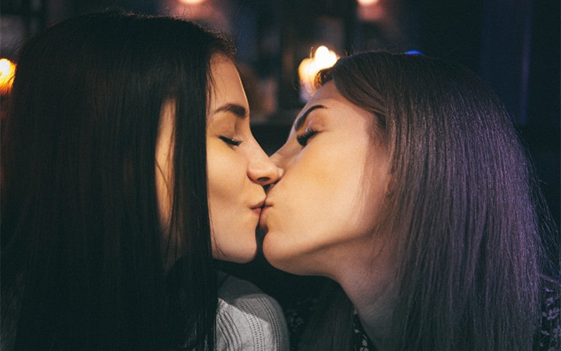 Everything You Need to Know About Modern Lesbian Dating (2)